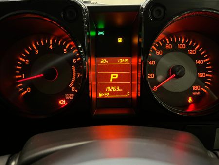 2023-Suzuki-Jimny-15-GLX-Auto_10