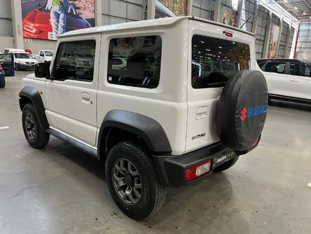 2023-Suzuki-Jimny-15-GLX-Auto_5