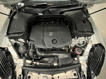 2019-Mercedes-Benz-GLC-220d-4Matic_9