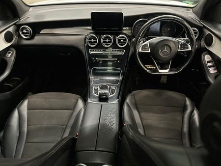 2019-Mercedes-Benz-GLC-220d-4Matic_11