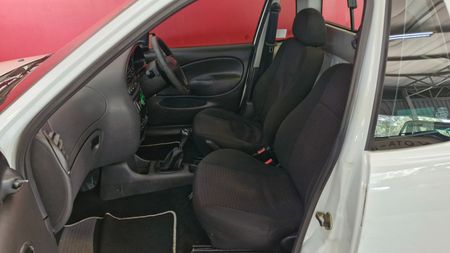 2011-Ford-Bantam-13i-XLT_17