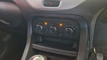 2020-Ford-Figo-Freestyle-15Ti-VCT-Trend-5-dr_10