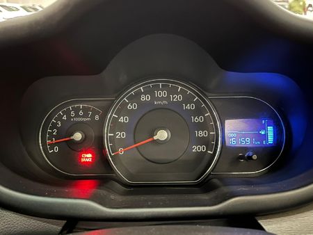 2015-Hyundai-i10-125-Glide_9