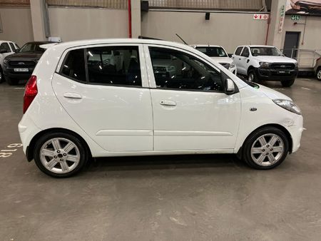 2015-Hyundai-i10-125-Glide_6