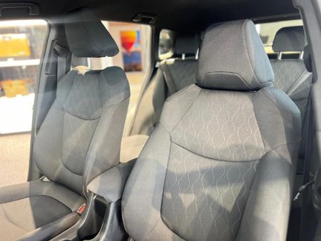 2026-Toyota-Corolla-Cross-18-XI_8