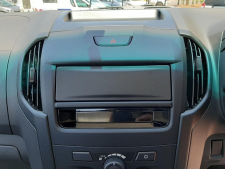 2026-Isuzu-D-Max-250-HO-Fleetside-Safety-Single-Cab_13