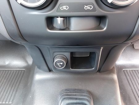 2026-Isuzu-D-Max-250-HO-Fleetside-Safety-Single-Cab_15