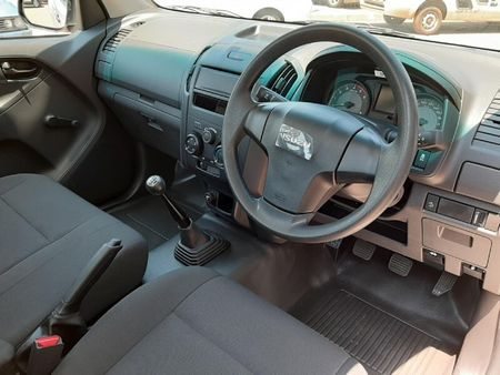 2026-Isuzu-D-Max-250-HO-Fleetside-Safety-Single-Cab_8
