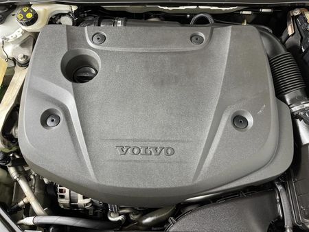 2019-Volvo-V40-CC-D4-Momentum-Auto_13
