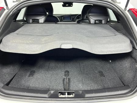 2019-Volvo-V40-CC-D4-Momentum-Auto_14
