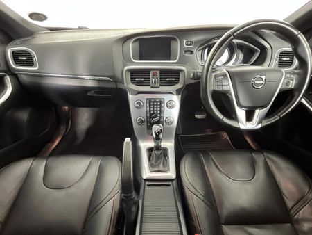 2019-Volvo-V40-CC-D4-Momentum-Auto_1