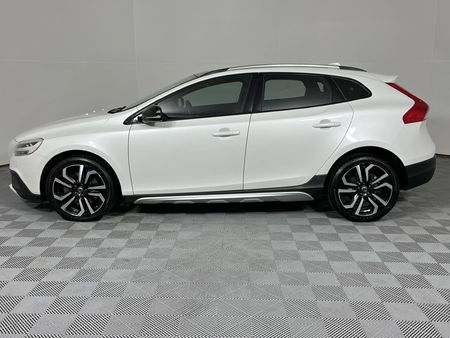 2019-Volvo-V40-CC-D4-Momentum-Auto_19