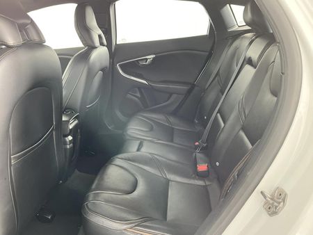 2019-Volvo-V40-CC-D4-Momentum-Auto_3