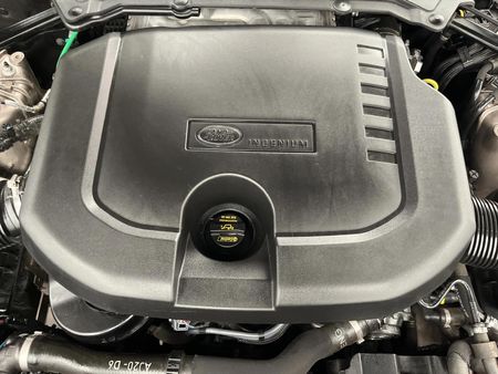 2021-Land-Rover-Discovery-30-TD-S-D300_13