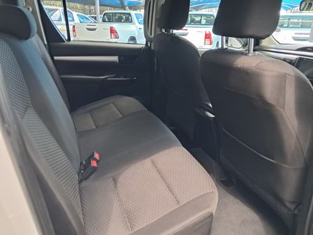 2019-Toyota-Hilux-Hilux-Double-Cab-DC-24GD6-4x4-SRX-Manual_6