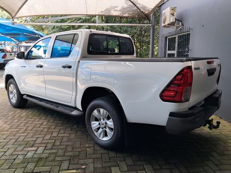 2019-Toyota-Hilux-Hilux-Double-Cab-DC-24GD6-4x4-SRX-Manual_8