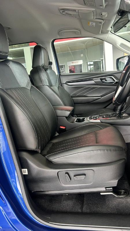 2024-Isuzu-Mu-x-30D-LS-4x4-Auto_18