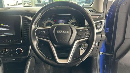 2024-Isuzu-Mu-x-30D-LS-4x4-Auto_19