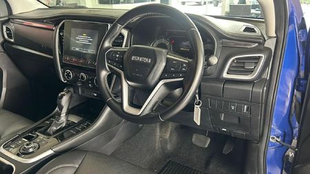 2024-Isuzu-Mu-x-30D-LS-4x4-Auto_24