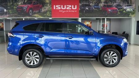 2024-Isuzu-Mu-x-30D-LS-4x4-Auto_6