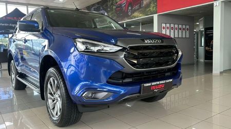 2024-Isuzu-Mu-x-30D-LS-4x4-Auto_8