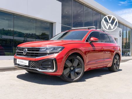 2025-Volkswagen-Touareg-V6-TDI-R-Line_0