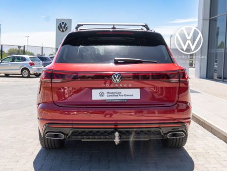 2025-Volkswagen-Touareg-V6-TDI-R-Line_11