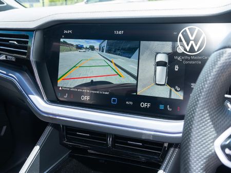 2025-Volkswagen-Touareg-V6-TDI-R-Line_12