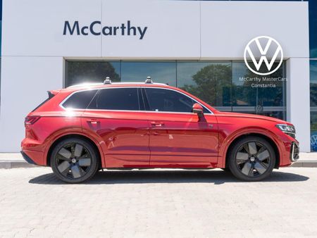 2025-Volkswagen-Touareg-V6-TDI-R-Line_1