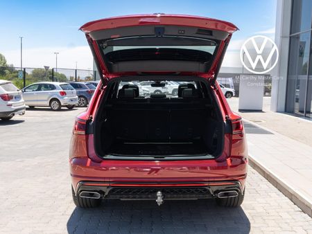 2025-Volkswagen-Touareg-V6-TDI-R-Line_8