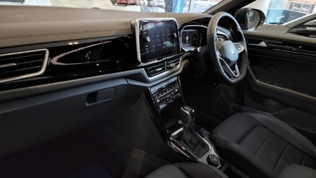 2026-Volkswagen-T-Roc-20-TSI-4M-R-Line-Auto_11