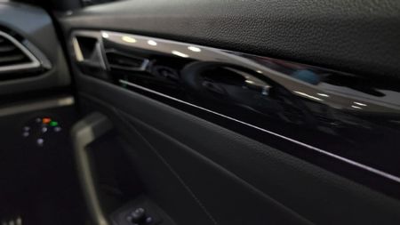 2026-Volkswagen-T-Roc-20-TSI-4M-R-Line-Auto_25