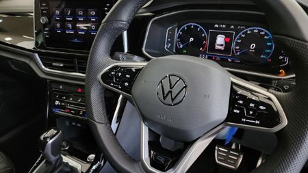 2026-Volkswagen-T-Roc-20-TSI-4M-R-Line-Auto_30