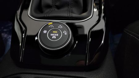 2026-Volkswagen-T-Roc-20-TSI-4M-R-Line-Auto_31
