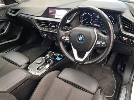 2020-BMW-1-Series-118i-Sport-Line_10