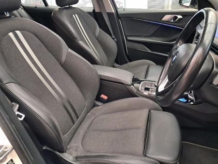 2020-BMW-1-Series-118i-Sport-Line_8