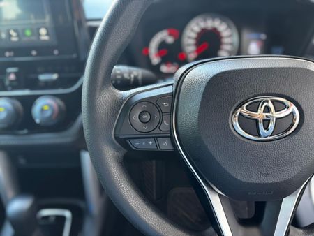 2025-Toyota-Corolla-Cross-18-XI_10