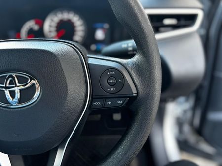 2025-Toyota-Corolla-Cross-18-XI_11