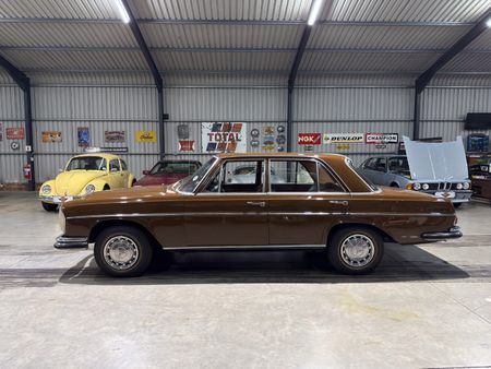 1969-Mercedes-Benz-S-Class-280-SE_13