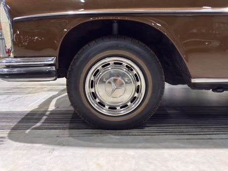 1969-Mercedes-Benz-S-Class-280-SE_14