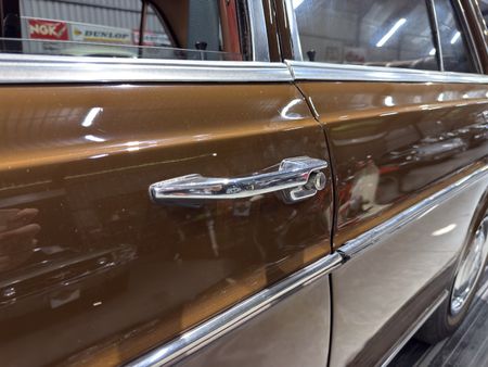 1969-Mercedes-Benz-S-Class-280-SE_15
