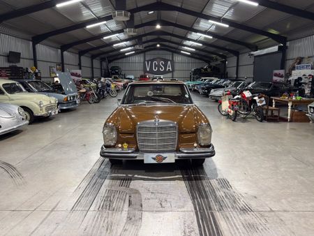 1969-Mercedes-Benz-S-Class-280-SE_1
