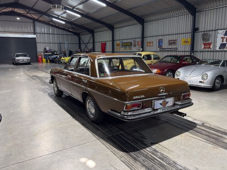 1969-Mercedes-Benz-S-Class-280-SE_19