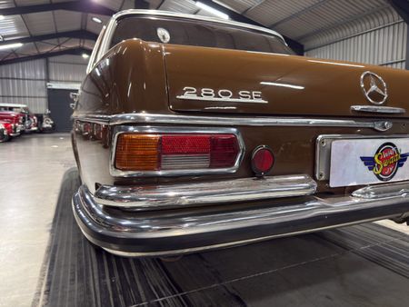 1969-Mercedes-Benz-S-Class-280-SE_21