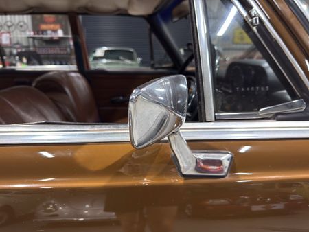 1969-Mercedes-Benz-S-Class-280-SE_26