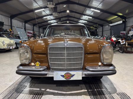 1969-Mercedes-Benz-S-Class-280-SE_2