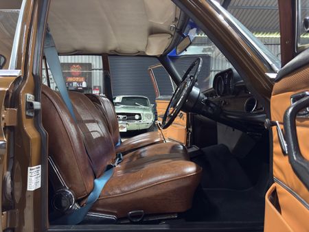 1969-Mercedes-Benz-S-Class-280-SE_29