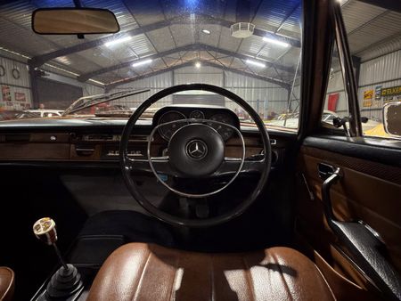 1969-Mercedes-Benz-S-Class-280-SE_32