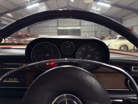 1969-Mercedes-Benz-S-Class-280-SE_33