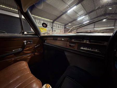 1969-Mercedes-Benz-S-Class-280-SE_36